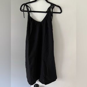 NWT knee length black dress- size M. Tie straps